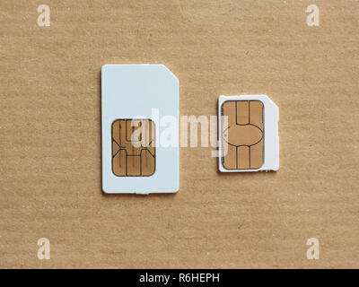 SIM e USIM card utilizzate nei telefoni Foto Stock
