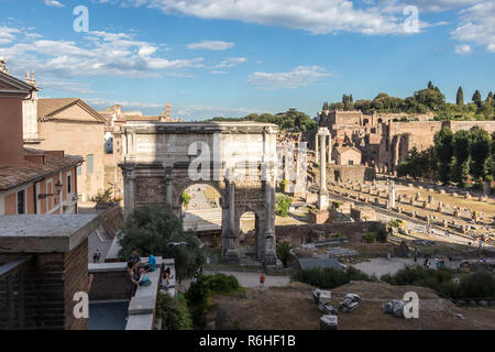 L'Arco di Settimio Severo nell'antica Roma, Italia Foto Stock