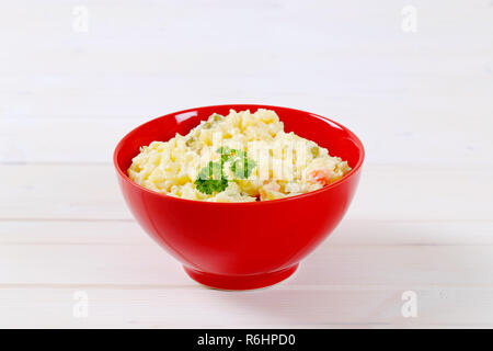 Ciotola di insalata di patate Foto Stock