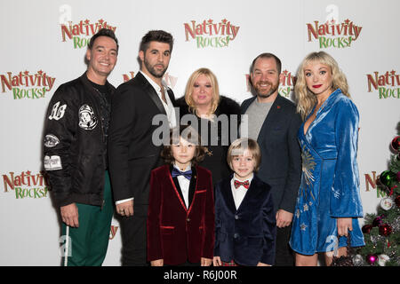 Valutazione arrivi ad una speciale schermatura di gala della "Natività Rocks!" presso la Vue West End offre: Craig Revel Horwood, Simon Lipkin, Debbie Isitt, Helen George, Daniel Boys, Brian Bartle, Rupert Turnball dove: Londra, Regno Unito quando: 04 Nov 2018 Credit: Phil Lewis/WENN.com Foto Stock