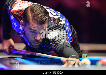 Londra, Regno Unito. 05 Dic, 2018. durante la Partypoker Mosconi Cup 2018: il giorno 2 evento - Albon Ouschan dell'Austria v Corey Deuel degli USA a Alexandra Palace il Mercoledì, 05 dicembre 2018. Londra, Inghilterra. (Solo uso editoriale, è richiesta una licenza per uso commerciale. Nessun uso in scommesse, giochi o un singolo giocatore/club/league pubblicazioni.) Credito: Taka G Wu/Alamy NewsCorey Deuel di credito USA: Taka Wu/Alamy Live News Foto Stock