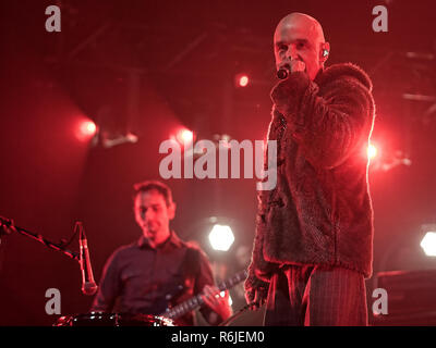 Glasgow, Scotland, Regno Unito. 5 dicembre, 2018. James in concerto a SSE idro, Glasgow REGNO UNITO. Credito: Stuart Westwood/Alamy Live News Foto Stock