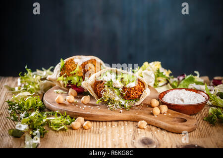 Falafel in pane pita Foto Stock