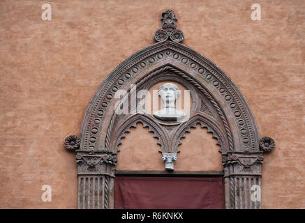 Dettaglio della facciata del Palazzo Bolognini Foto Stock