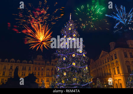 Praga Capodanno fuochi d'artificio 2018 Foto Stock