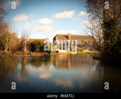 Nero di flatford farm house mill house cottage di tutta l'acqua Foto Stock