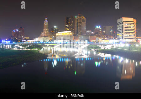 Columbus, Ohio - USA - Agosto 28, 2016: Columbus Skyline da Northbank Park Foto Stock