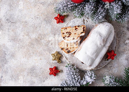 Dolce natalizio tradizionale tedesco stollen Foto Stock