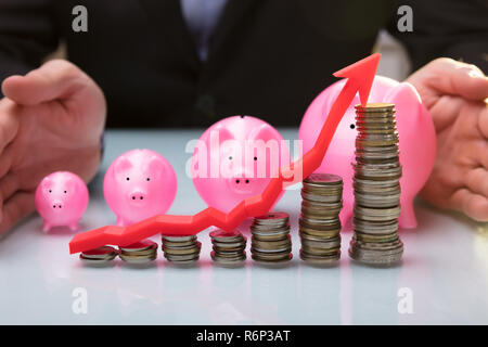 Close-up di Agente protezione rosa Salvadanaio Foto Stock