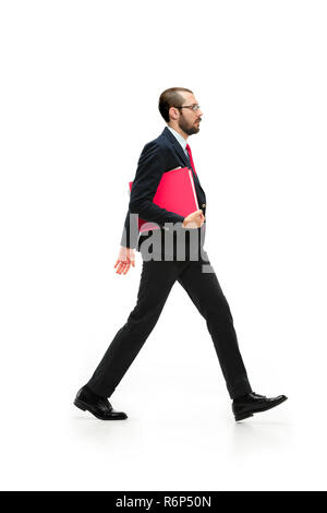 Corpo pieno ritratto dell uomo d affari con cartella su bianco Foto Stock