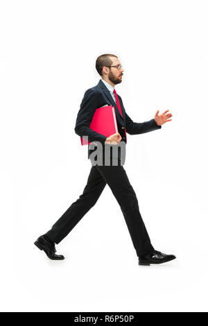 Corpo pieno ritratto dell uomo d affari con cartella su bianco Foto Stock
