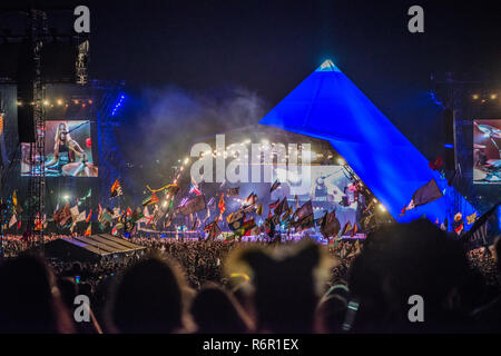 Foo Fighters eseguire presso il festival di Glastonbury 22.6.2017 Foto Stock