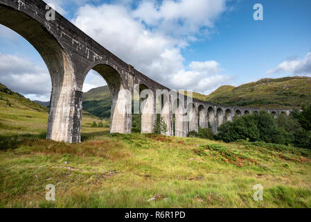 Viadotto Glenfinnan, West Highland Line ponte ferroviario, Lochaber, Scotland, Regno Unito Foto Stock