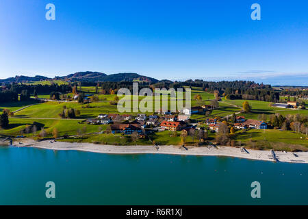 Stausee Forggensee, Dietringen , Regione Füssen, Ostallgäu, Bayern, Deutschland Foto Stock