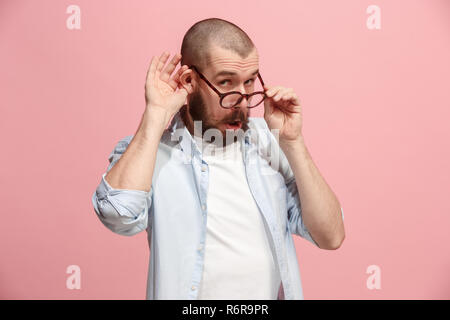 La Happy business man standing e giovane uomo che ascolta Foto Stock