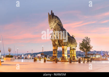 Canakkale, Turchia - 28 Luglio 2018 : cavallo di Troia realizzato per Troy film in Canakkale Foto Stock