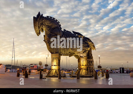 Canakkale, Turchia - 28 Luglio 2018 : cavallo di Troia realizzato per Troy film in Canakkale Foto Stock