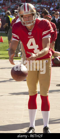 San Francisco, California, Stati Uniti d'America. 30 ott 2011. San Francisco 49ers punter Andy Lee (4) Domenica, 30 ottobre 2011 a Candlestick Park di San Francisco, California. Il 49ers sconfitto il Browns 20-10. Credito: Al di Golub/ZUMA filo/Alamy Live News Foto Stock