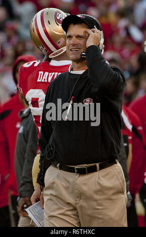 San Francisco, California, Stati Uniti d'America. 4 Dic 2011. 49ers Head Coach Jim Harbraugh Domenica, 4 Dicembre 2011 a Candlestick Park di San Francisco, California. Il 49ers sconfitto i montoni 26-0. Credito: Al di Golub/ZUMA filo/Alamy Live News Foto Stock