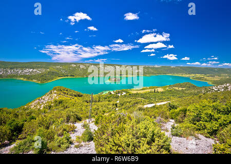 Isola di Visovac monastero nel parco nazionale di Krka Foto Stock