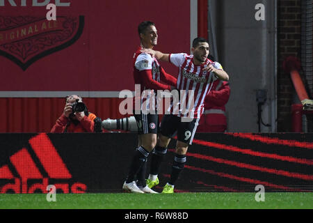 Il 27 novembre 2018, Griffin Park, Londra, Inghilterra; Sky scommessa campionato, Brentford v Sheffield Regno ; Neal Maupay (09) di Brentford celebra l'apertura obiettivo di Brentford Credito: Phil Westlake/News immagini, English Football League immagini sono soggette a licenza DataCo Foto Stock