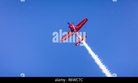 Jacquie Baby stunt piano al 2017 in Airshow Duluth, Minnesota, Stati Uniti d'America. Foto Stock