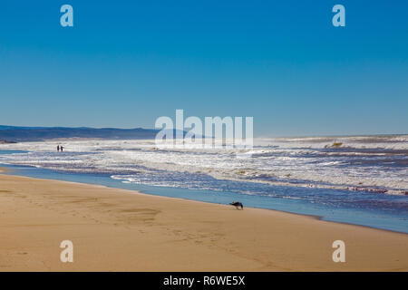 Spiaggia di sabbia sulla costa vicino a Essaouira, Marocco Foto Stock