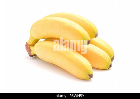 Mature baby banane mazzetto isolato su bianco Foto Stock