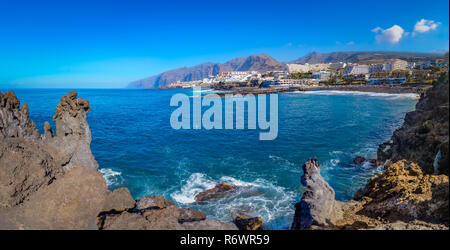 Puerto de Santiago città, Tenerife, Isole canarie, Spagna: bella vista di Puerto de Santiago Foto Stock