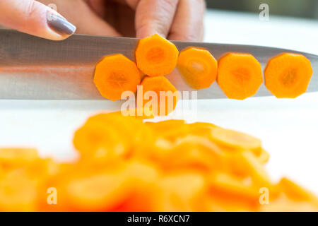 Pelare la carota Foto Stock