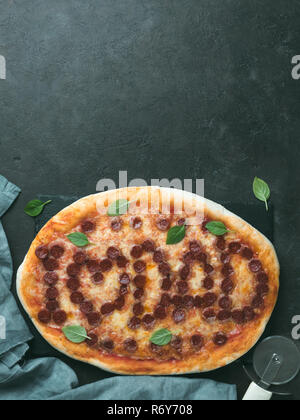 Pizza con i love papà scritte, spazio di copia Foto Stock