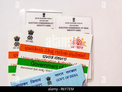 Scheda Aadhaar,elettore id , Pan card che sono emessi dal Governo dell India come una carta di identità Foto Stock