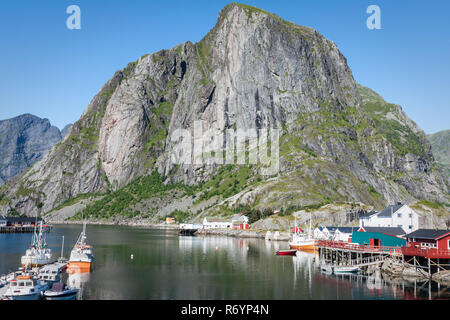 Panoramica città di reine sulle isole Lofoten in Norvegia Foto Stock