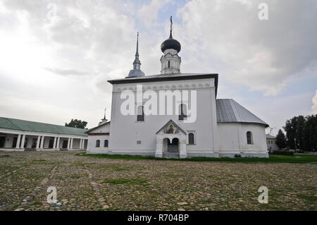 Commercio di Suzdal Piazza e Chiesa di San Nicola e ospedale, Russia Foto Stock