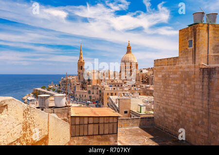 Le cupole e i tetti di La Valletta , Malta Foto Stock