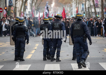 Lione, Francia. 7 Dic 2018. Durante la dimostrazione vi sono stati scontri con la polizia Credito: FRANCK CHAPOLARD/Alamy Live News Foto Stock