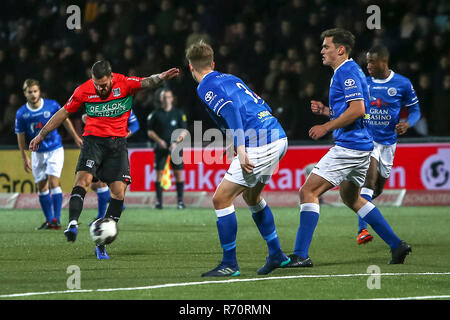 Utrecht, Paesi Bassi. Il 7 dicembre 2018. Stadion De Vliert Keuken Kampioen Divisie, NEC player Mathias Bossaerts (m) durante la partita Den Bosch - NEC Credito: Pro scatti/Alamy Live News Credito: Pro scatti/Alamy Live News Foto Stock