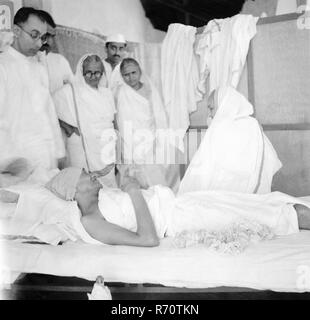 Mahatma Gandhi digiuno a Rajkot, Gujarat, India, marzo 1939, vecchia immagine del 1900 Foto Stock