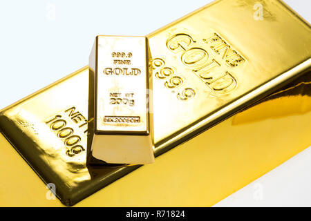 200g gold bar sulla parte superiore di 1000g bar, 999,9 oro Foto Stock