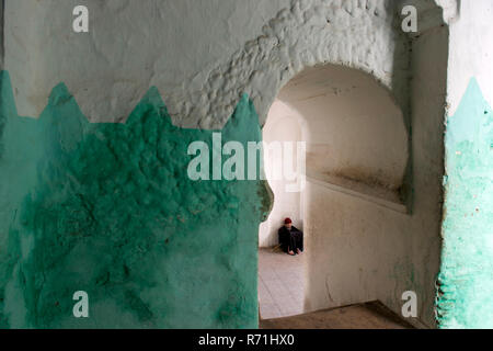 La città di Moulay Idriss è un importante luogo di pellegrinaggio, incastonato nella montagna Riif vicino a Meknes Foto Stock