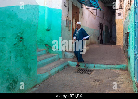 La città di Moulay Idriss è un importante luogo di pellegrinaggio, incastonato nella montagna Riif vicino a Meknes Foto Stock