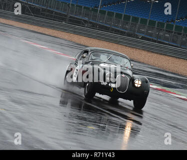 Marc Gordon, Jaguar XK150, UPO 498, RAC Tourist Trophy, vetture storiche, Pre-63 GT Silverstone Classic 2015, Chris McEvoy, il circuito da corsa, cjm-fotogr Foto Stock