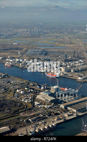 Una veduta aerea di rotte Teesport, Middlesborough, Teeside, North East England, Regno Unito Foto Stock