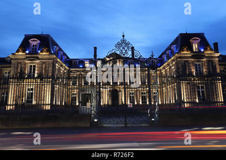 Prefettura di Haut-Rhin di sera , Colmar, Alsazia, Francia Foto Stock