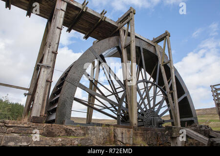 La ruota di acqua a nord dell Inghilterra Lead Mining Museum nel nord Pennine regione della Contea di Durham Foto Stock
