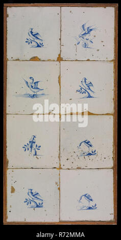 Campo di piastrelle, otto formelle, blu su bianco, uccelli, tra gli altri due cicogne o aironi, piastrelle in campo tile parete piastrella ceramica scultura in terracotta, smalto cotto 2x verniciato satinato quattro alti due ampi. Foto Stock