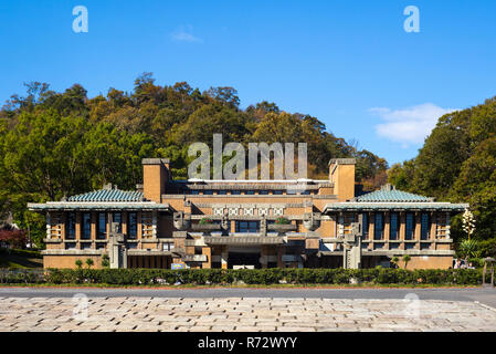 La parte anteriore dell'ex Tokyo Imperial Hotel di Frank Lloyd Wright, esposte all'interno di Meiji-mura aperto museo architettonico. Il museo, situato in Foto Stock