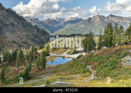 Mount Shuksan è una montagna di spicco nel nord-ovest del Pacifico nel Mount Baker deserto Foto Stock