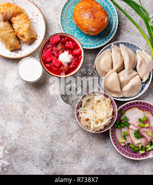 Assortimento di tradizionale cibo ucraino Foto Stock