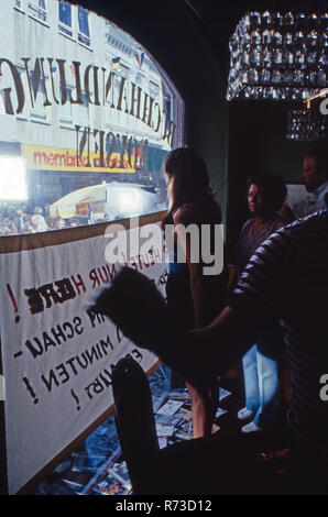 Helga und die Nordlichter, episodio: Heiße Ware für Kenner, Fernsehserie, Deutschland 1984, Regie: Marcus Scholz, Darsteller: Helga Feddersen Foto Stock